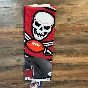 NWT NFL Lic. Tampa Bay Buccaneers Beach Towell 30x60
